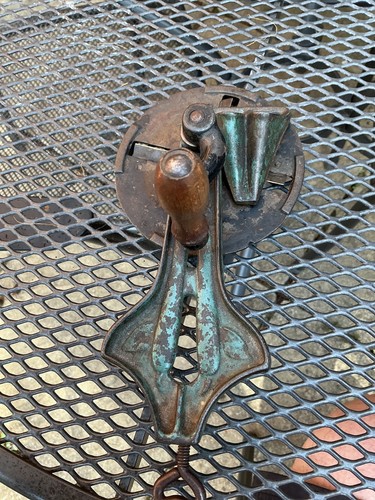 Vintage cast iron bean - iron, slicer