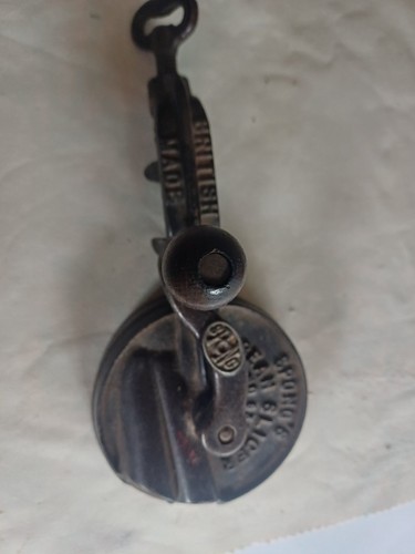 Cracking vintage cast - vintage,